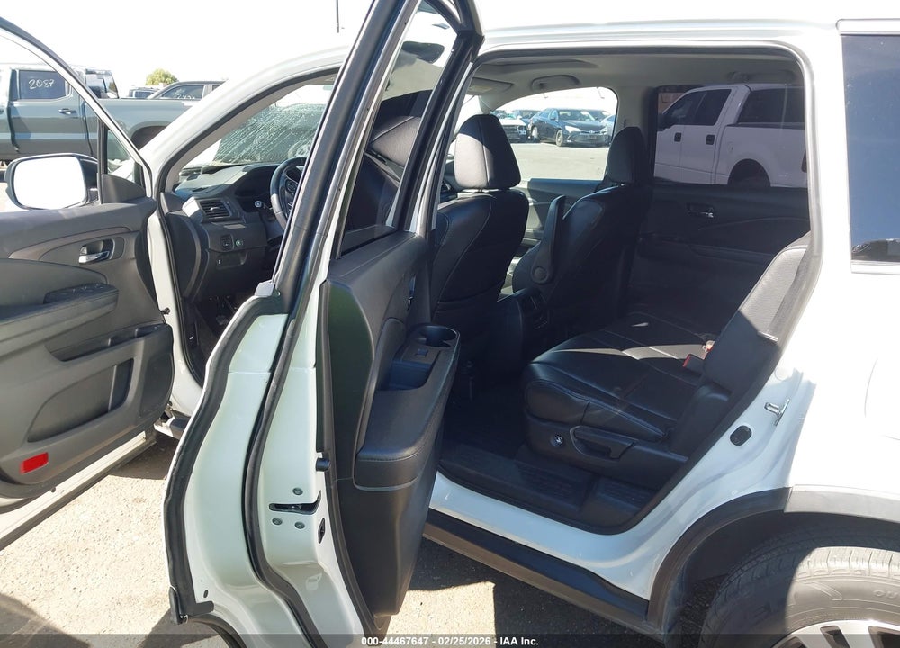 2017 HONDA PILOT EX-L VIN: 5FNYF5H56HB036223