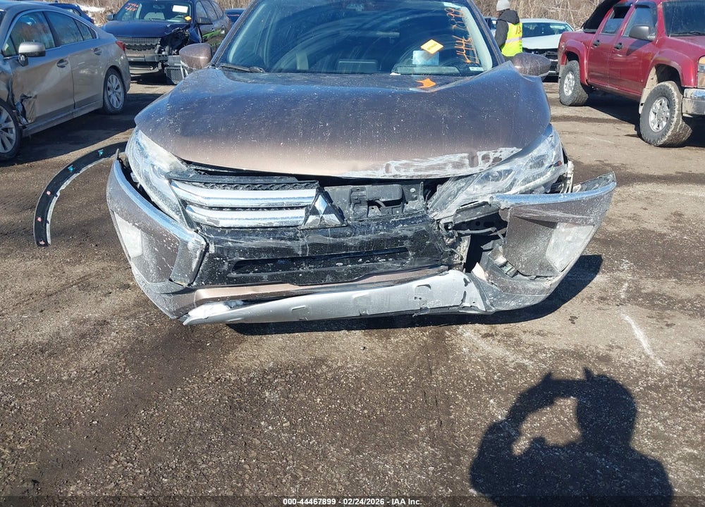 2018 MITSUBISHI ECLIPSE CROSS SEL VIN: JA4AT5AA8JZ042892