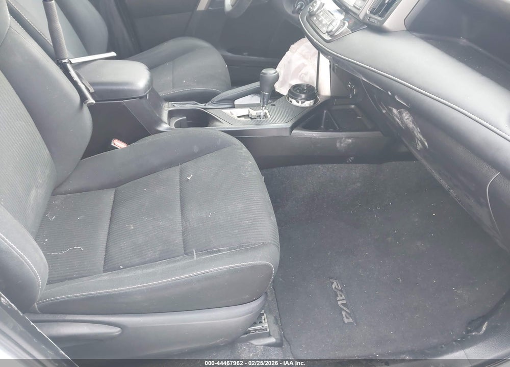 2014 TOYOTA RAV4 XLE VIN: 2T3RFREV8EW190115