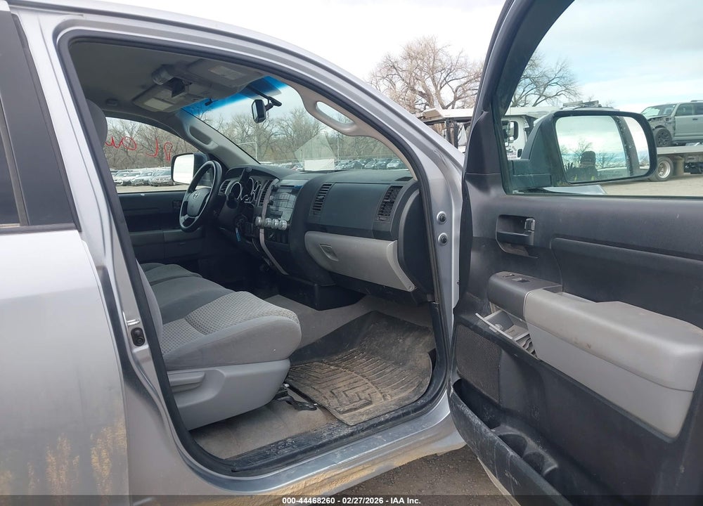 2011 TOYOTA TUNDRA GRADE 4.6L V8 VIN: 5TFUM5F12BX017184