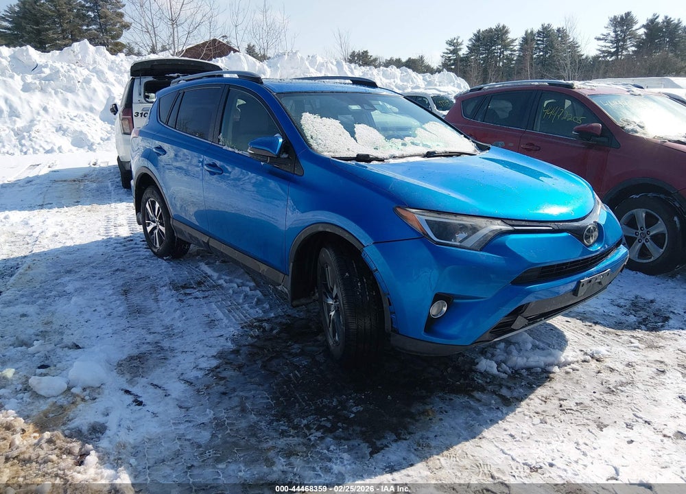 2017 TOYOTA RAV4 XLE VIN: JTMRFREV0HJ135998