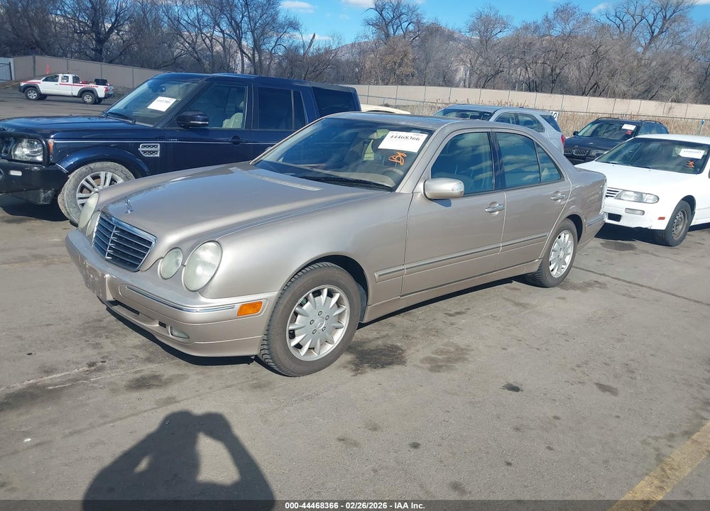 2000 MERCEDES-BENZ E 320 4M VIN: WDBJF82J9YX029148
