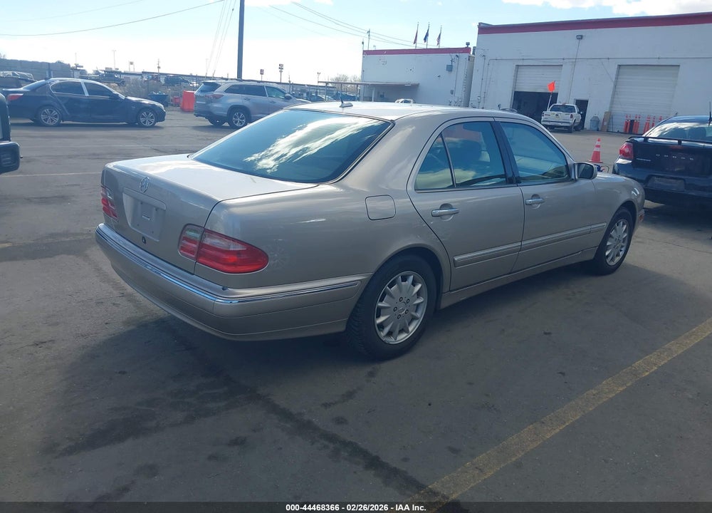 2000 MERCEDES-BENZ E 320 4M VIN: WDBJF82J9YX029148