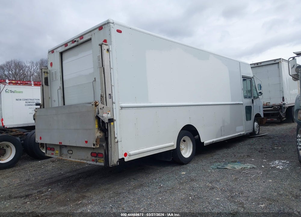 2011 FREIGHTLINER CHASSIS M LINE WALK-IN VAN VIN: 4UZAANDU2BCAY6584