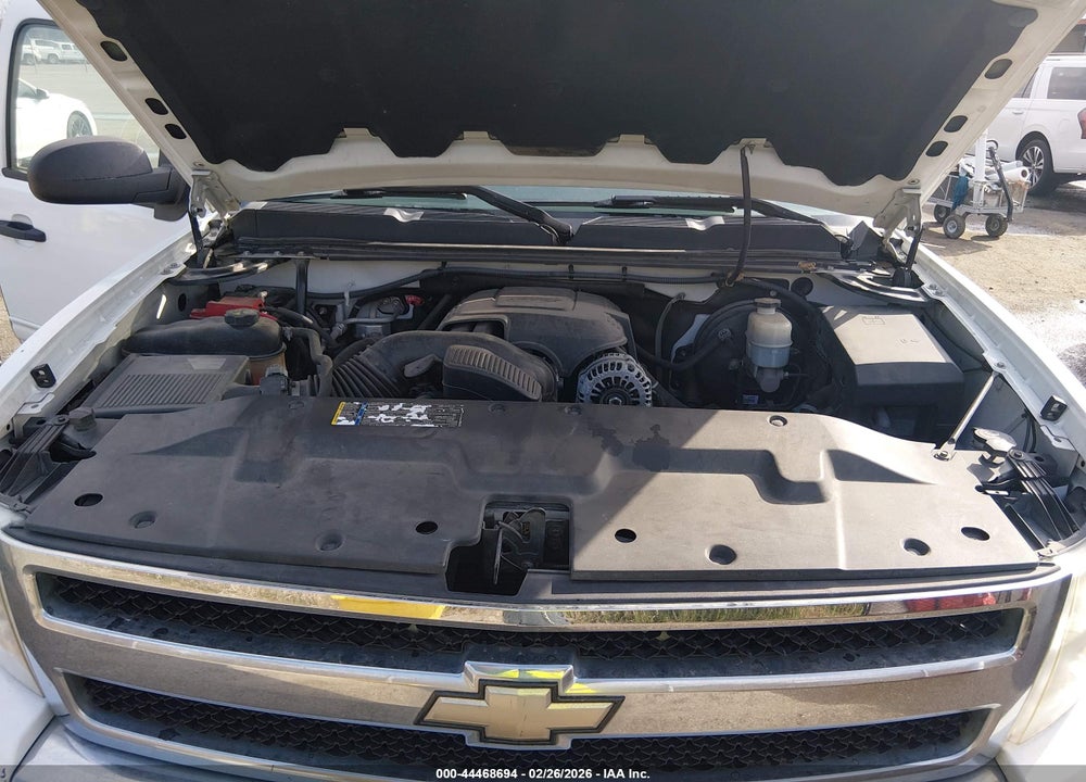 2011 CHEVROLET SILVERADO 1500 LS VIN: 1GCRCREA6BZ217054