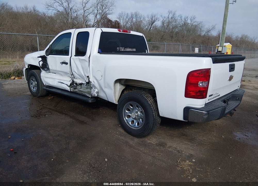 2011 CHEVROLET SILVERADO 1500 LS VIN: 1GCRCREA6BZ217054