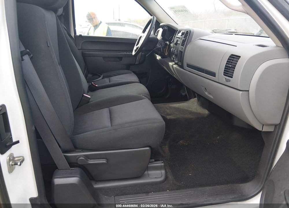 2011 CHEVROLET SILVERADO 1500 LS VIN: 1GCRCREA6BZ217054