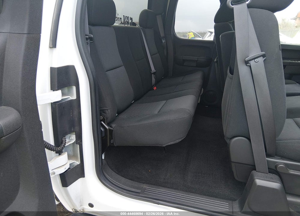 2011 CHEVROLET SILVERADO 1500 LS VIN: 1GCRCREA6BZ217054