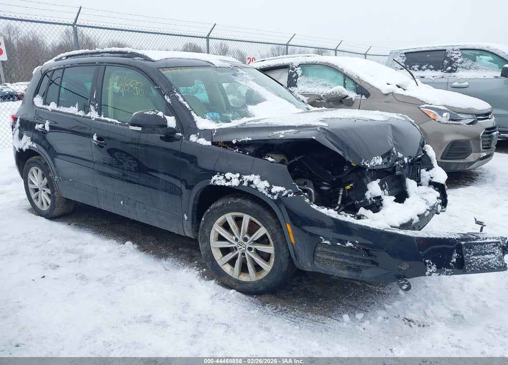 2015 VOLKSWAGEN TIGUAN SE VIN: WVGBV7AX8FW516848