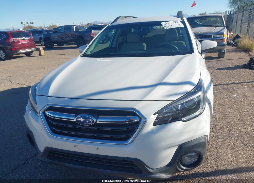 2018 SUBARU OUTBACK 2. VIN: 4S4BSACC2J3259521