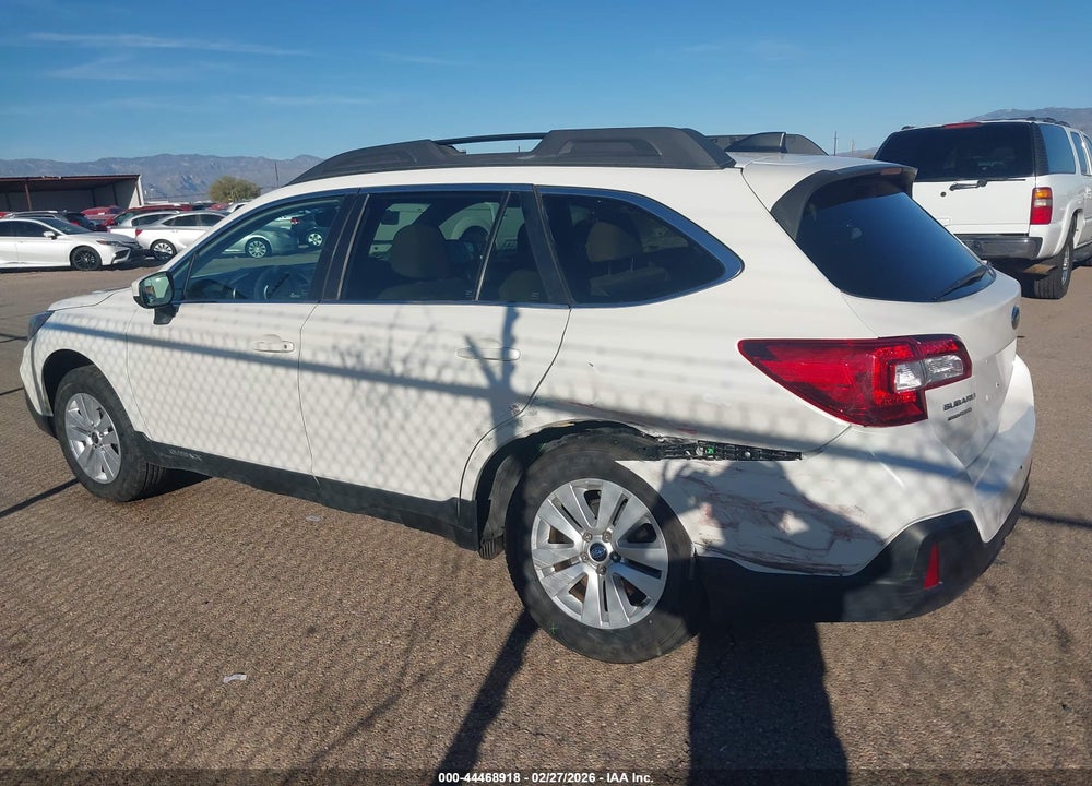 2018 SUBARU OUTBACK 2. VIN: 4S4BSACC2J3259521