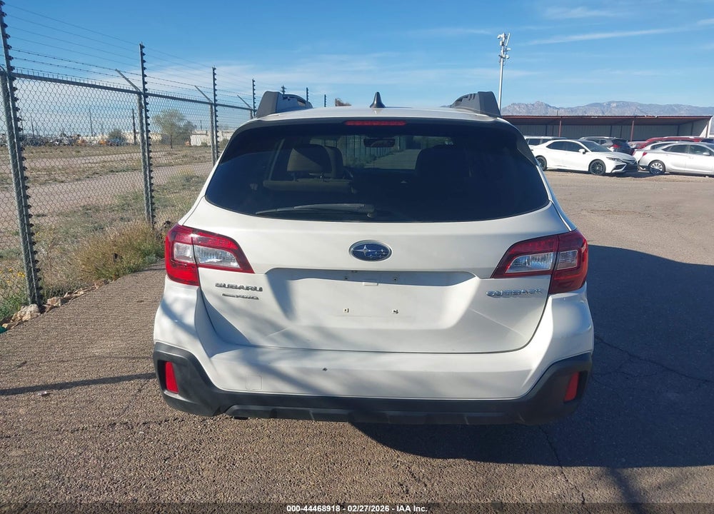 2018 SUBARU OUTBACK 2. VIN: 4S4BSACC2J3259521