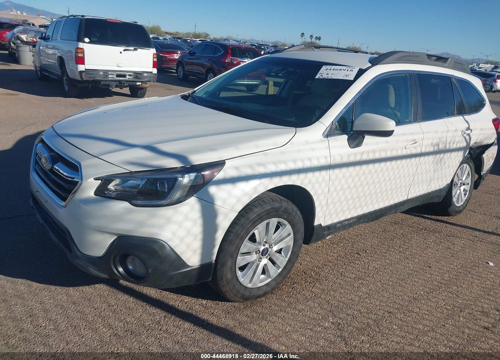 2018 SUBARU OUTBACK 2. VIN: 4S4BSACC2J3259521