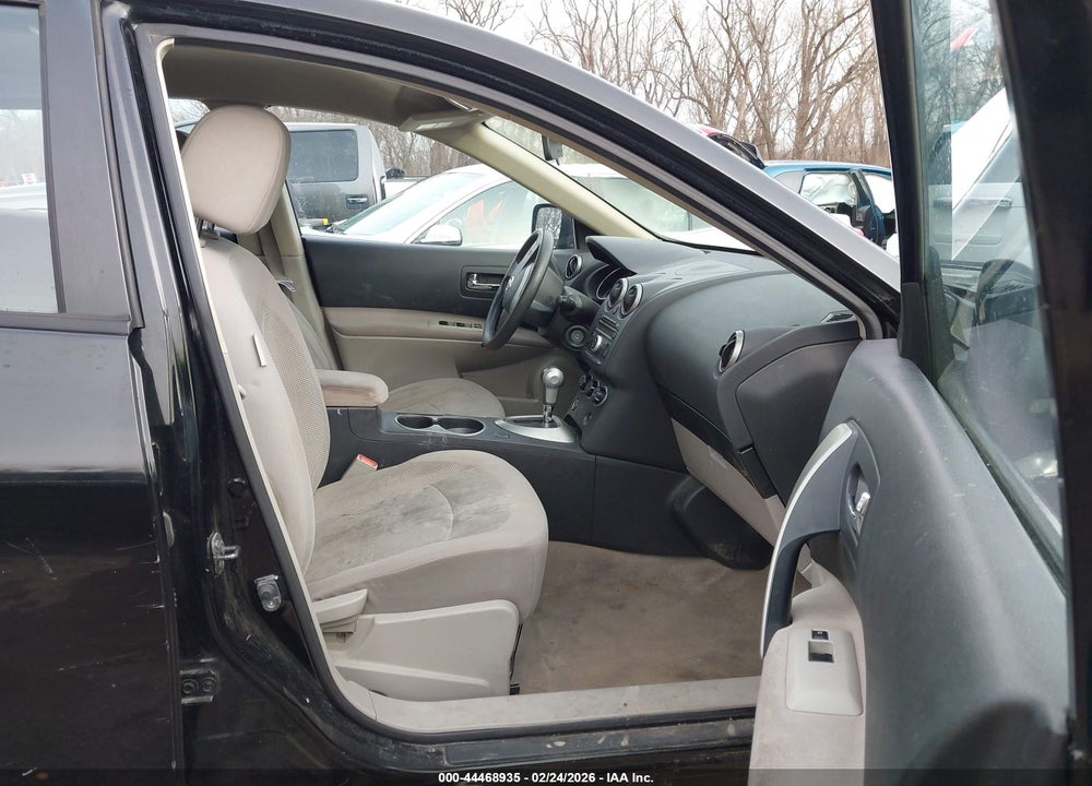 2014 NISSAN ROGUE SELECT S VIN: JN8AS5MV4EW202219