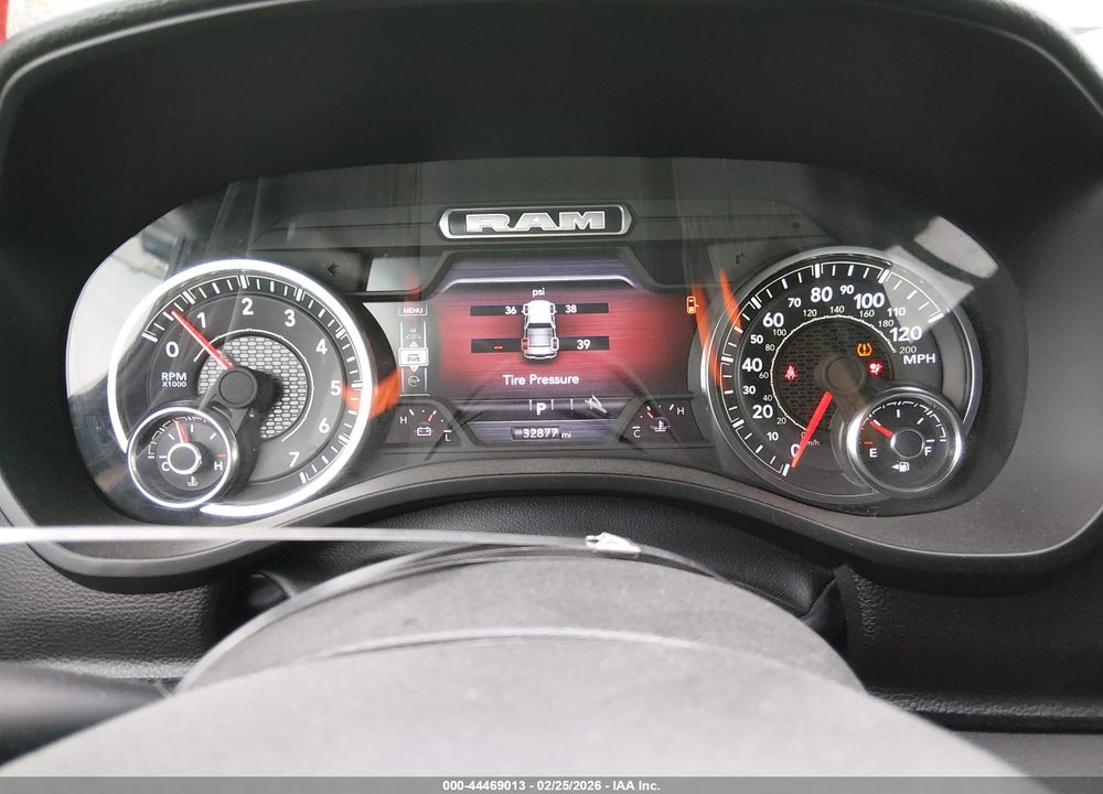 2025 RAM 1500 LAIE  4X4 5'7 BOX VIN: 1C6SRFJP8SN582391