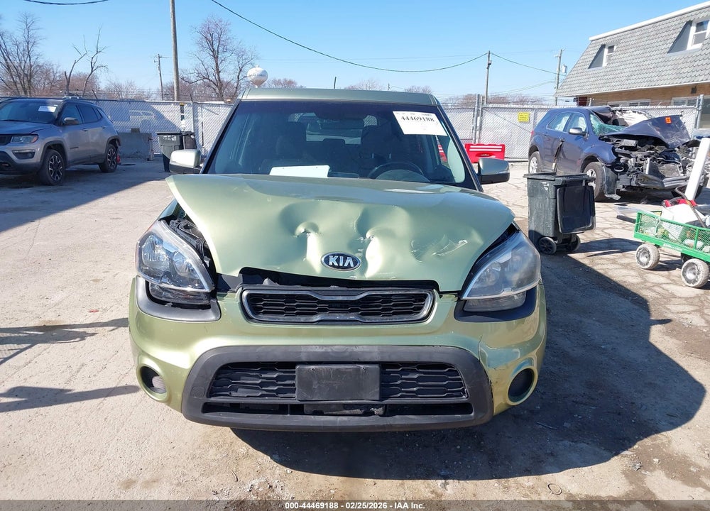 2013 KIA SOUL + VIN: KNDJT2A63D7575667