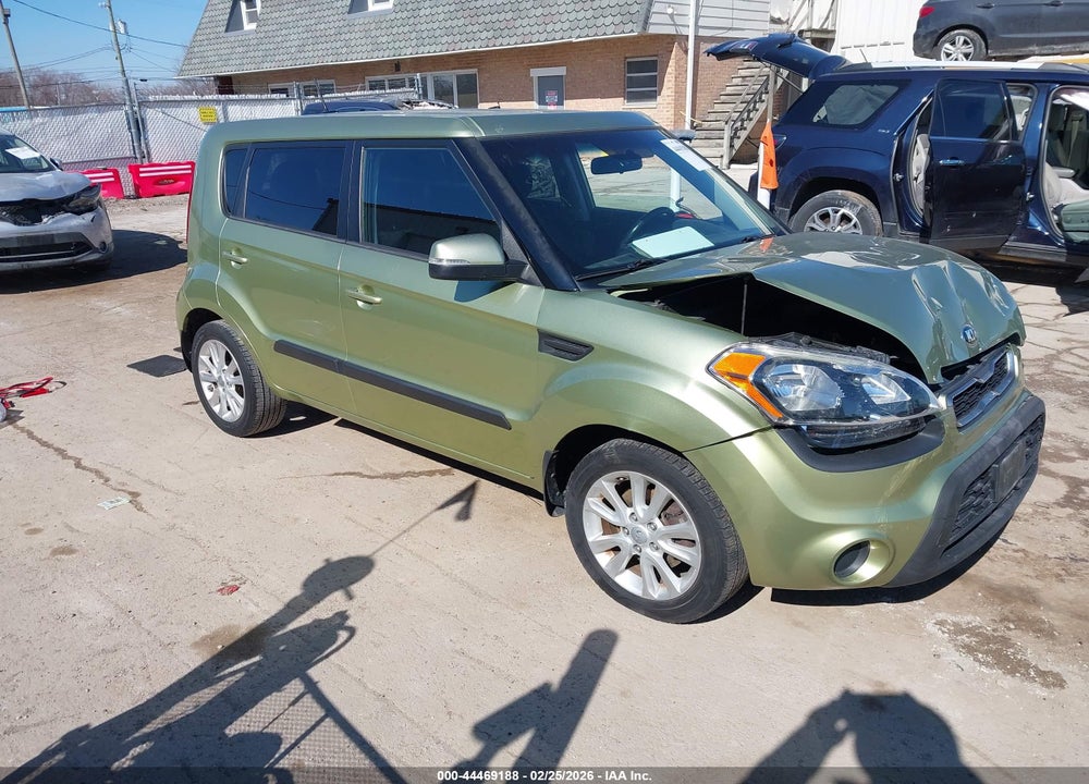 2013 KIA SOUL + VIN: KNDJT2A63D7575667