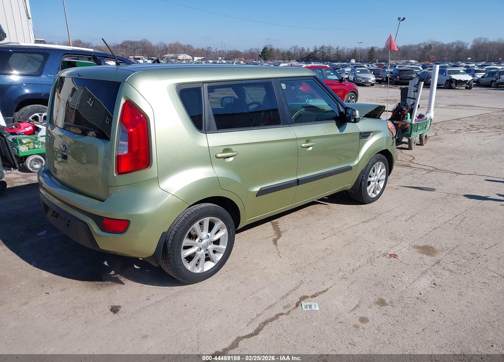 2013 KIA SOUL + VIN: KNDJT2A63D7575667