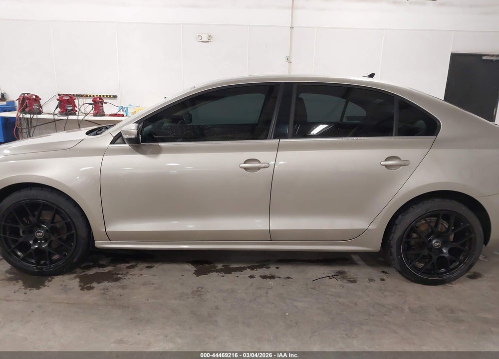 2014 VOLKSWAGEN JETTA 1.8T SEL VIN: 3VWL07AJ4EM288460