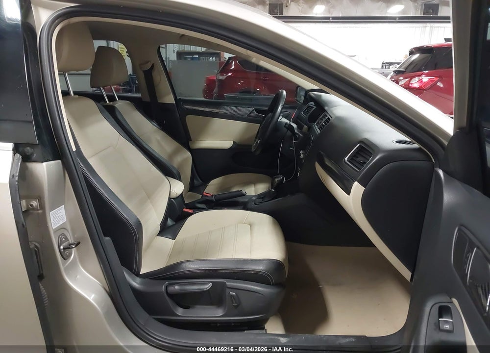 2014 VOLKSWAGEN JETTA 1.8T SEL VIN: 3VWL07AJ4EM288460