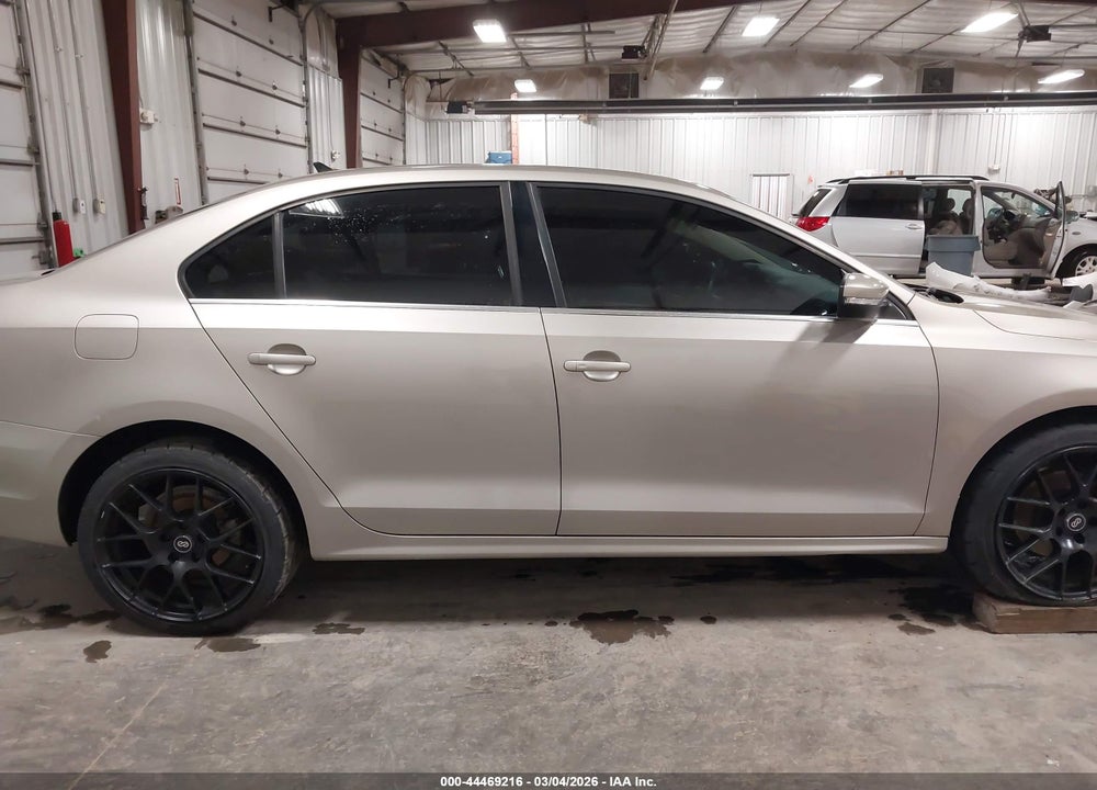 2014 VOLKSWAGEN JETTA 1.8T SEL VIN: 3VWL07AJ4EM288460