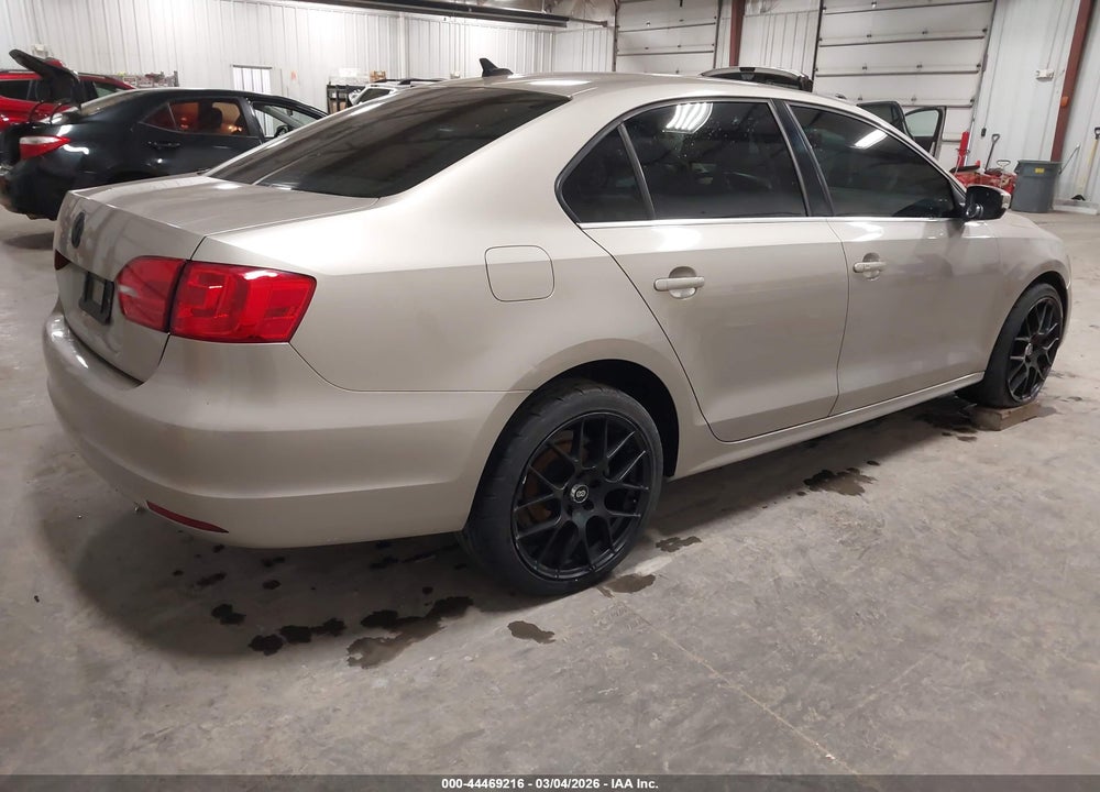 2014 VOLKSWAGEN JETTA 1.8T SEL VIN: 3VWL07AJ4EM288460