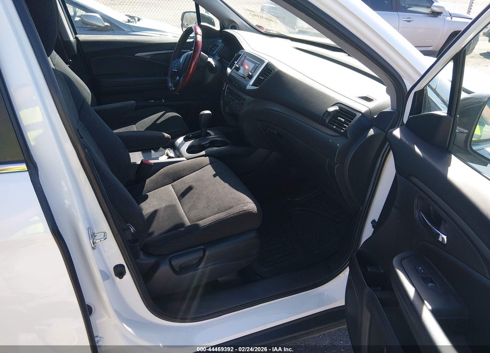 2020 HONDA PILOT 2WD LX VIN: 5FNYF5H10LB019522