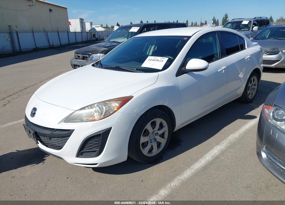 2011 MAZDA 3 I SPORT VIN: JM1BL1UG5B1389468