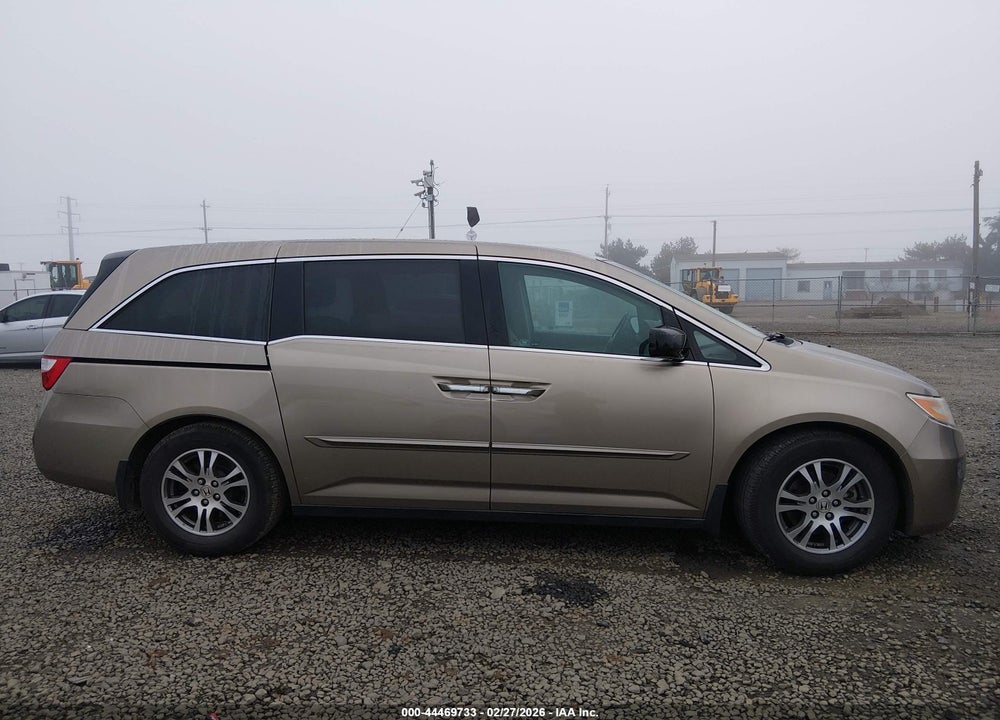 2011 HONDA ODYSSEY EX-L VIN: 5FNRL5H6XBB065737