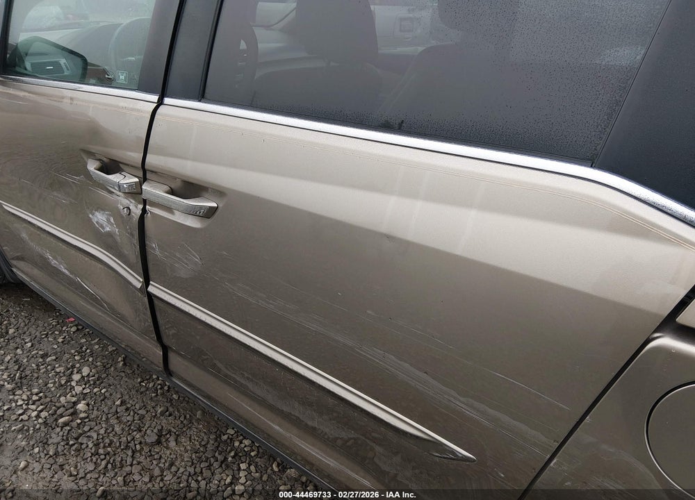 2011 HONDA ODYSSEY EX-L VIN: 5FNRL5H6XBB065737