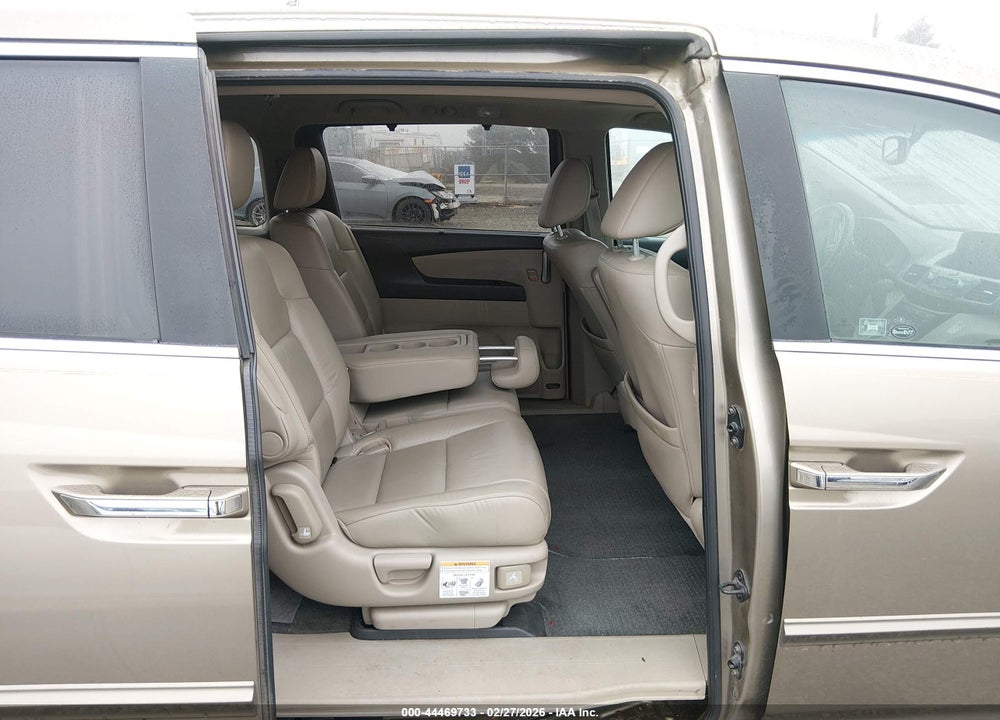 2011 HONDA ODYSSEY EX-L VIN: 5FNRL5H6XBB065737