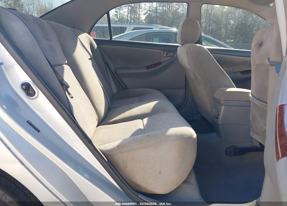2005 TOYOTA COROLLA LE VIN: 2T1BR32E95C558211