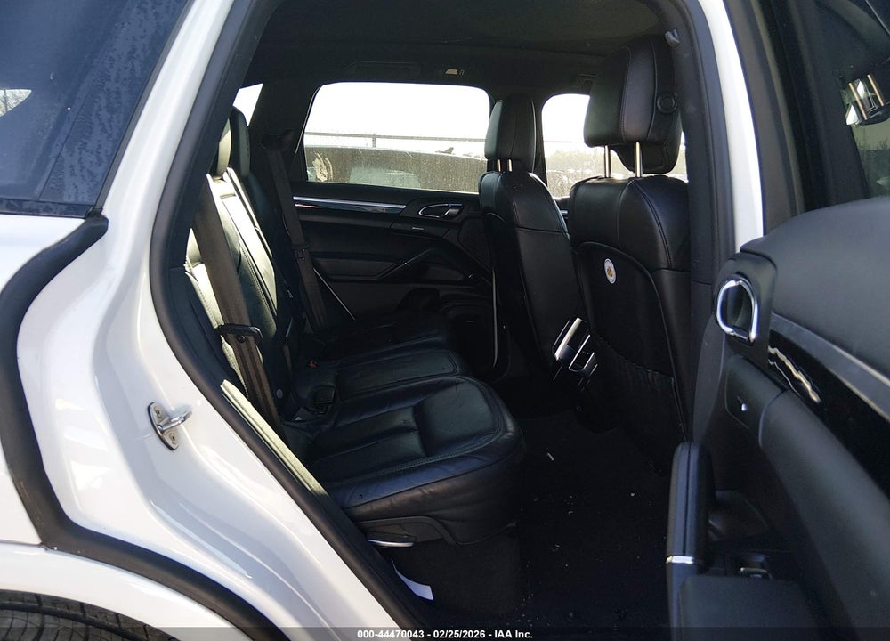 2017 PORSCHE CAYENNE PLATINUM EDITION VIN: WP1AA2A27HKA81851