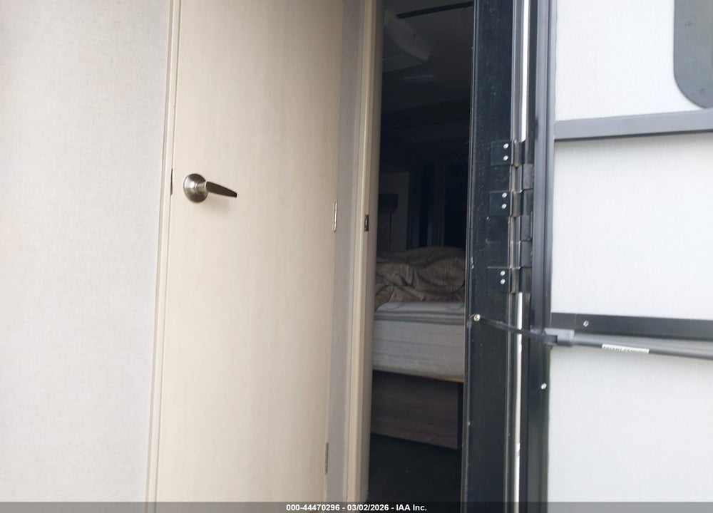 2019 WINNEBAGO MINI PLUS VIN: 54CTM3229K4023421