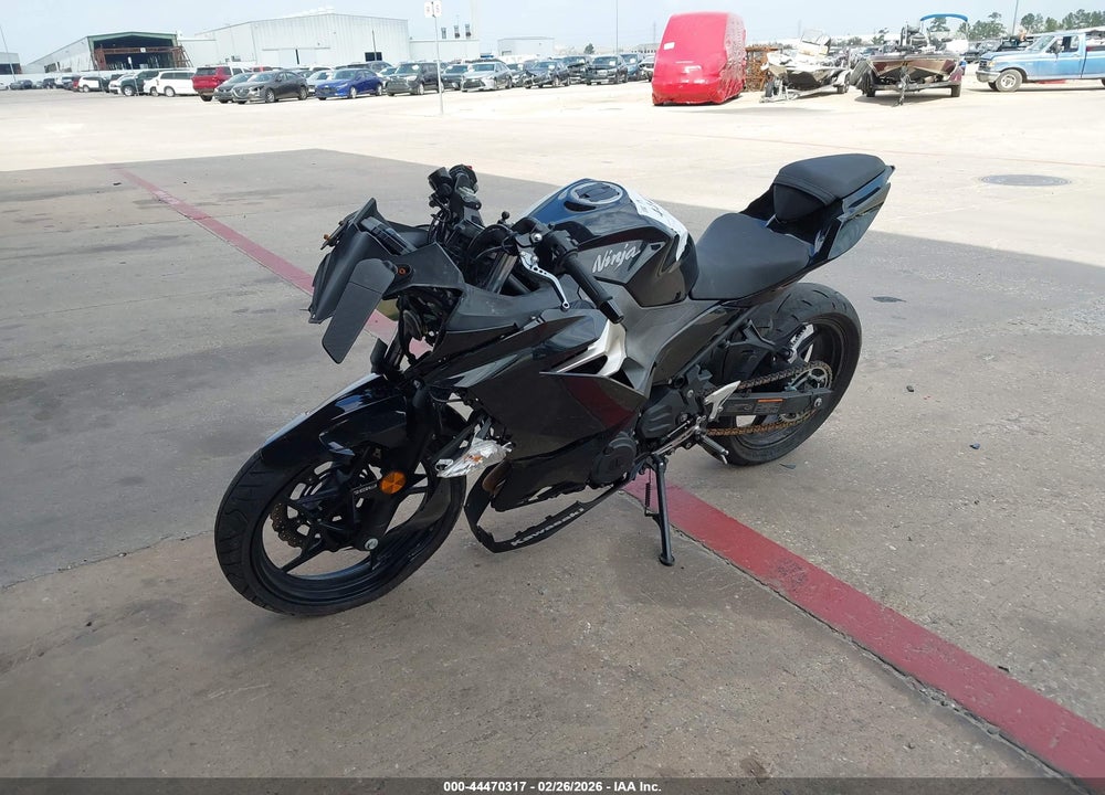2018 KAWASAKI EX400 VIN: JKAEXKG13JDA10721