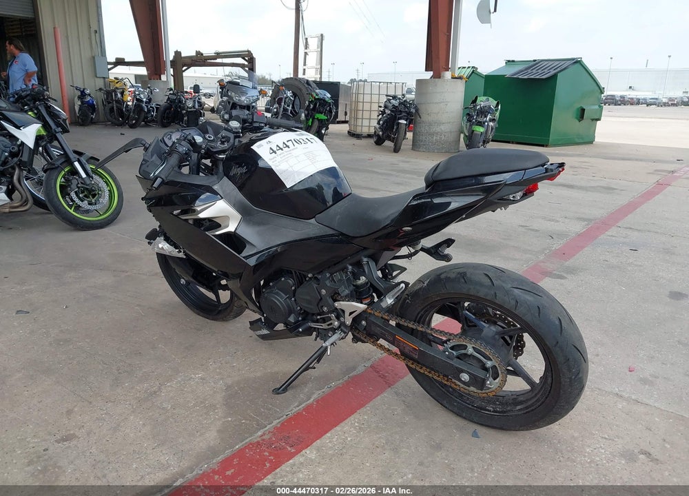 2018 KAWASAKI EX400 VIN: JKAEXKG13JDA10721