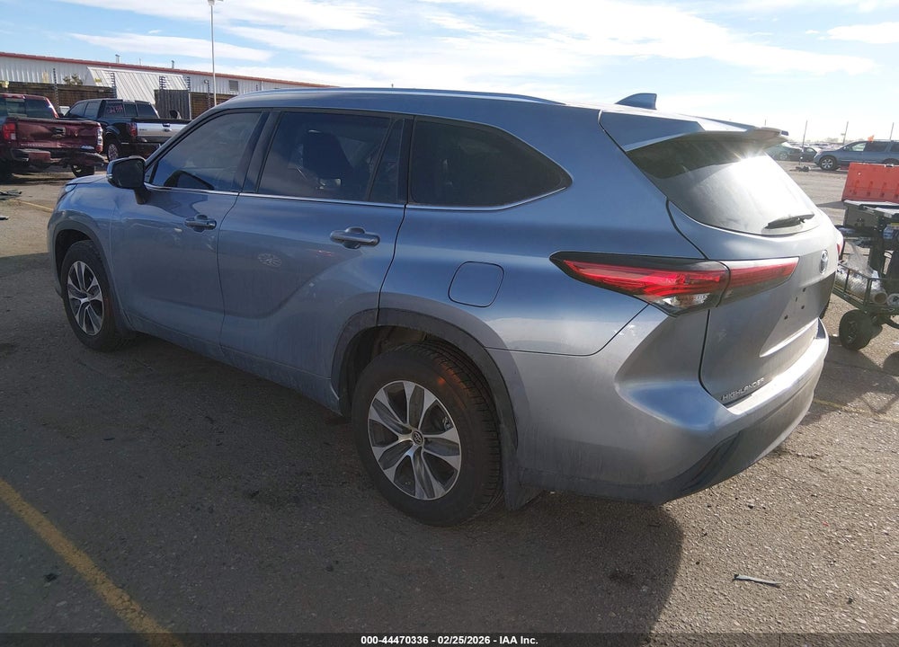 2021 TOYOTA HIGHLANDER XLE VIN: 5TDHZRBH9MS154547