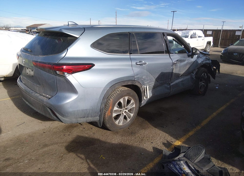 2021 TOYOTA HIGHLANDER XLE VIN: 5TDHZRBH9MS154547