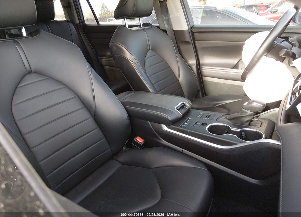2021 TOYOTA HIGHLANDER XLE VIN: 5TDHZRBH9MS154547