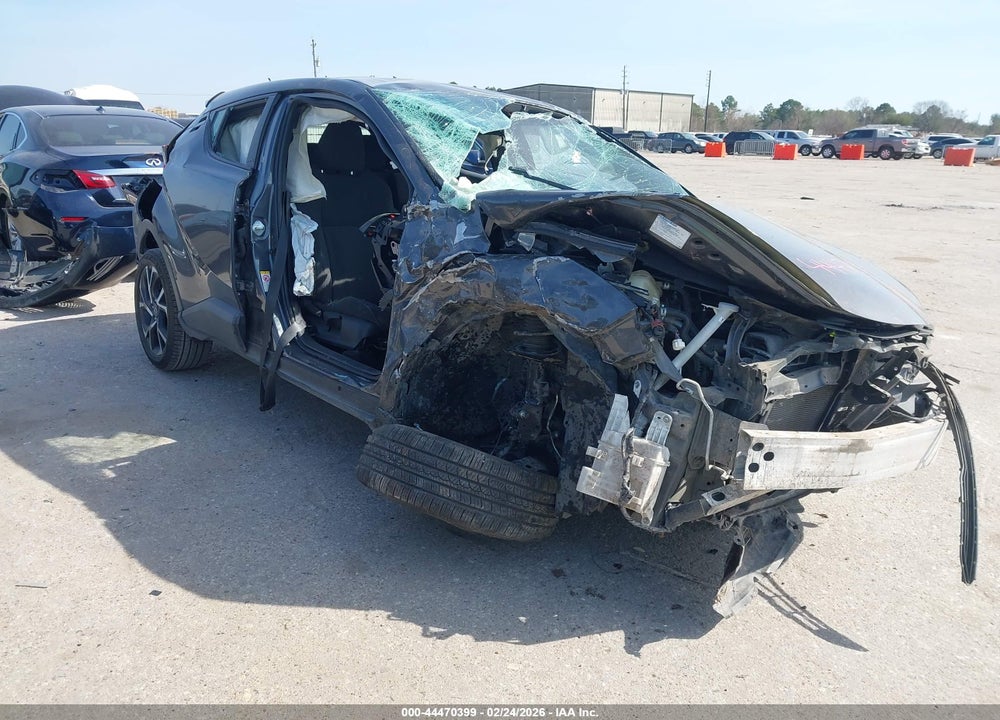2018 TOYOTA C-HR XLE VIN: NMTKHMBX1JR004204