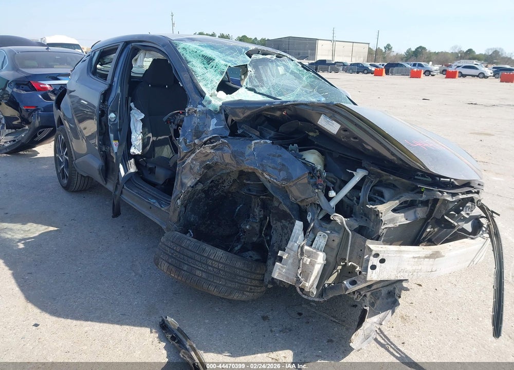 2018 TOYOTA C-HR XLE VIN: NMTKHMBX1JR004204