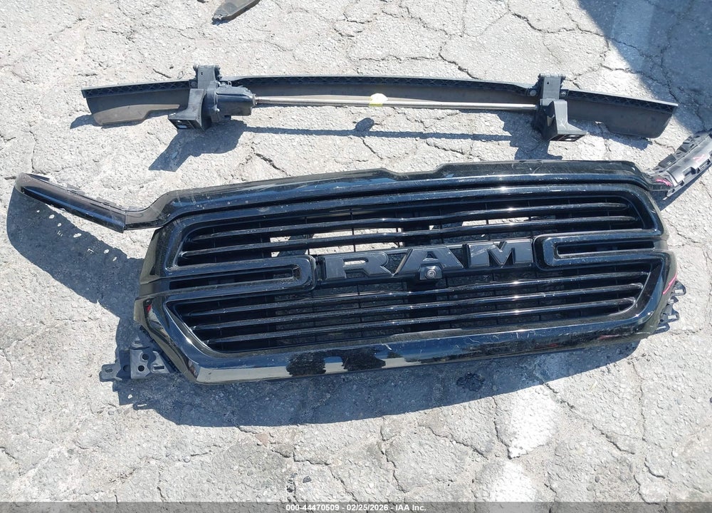 2020 RAM 1500 LAIE  4X2 5'7 BOX VIN: 1C6RREJT2LN121713