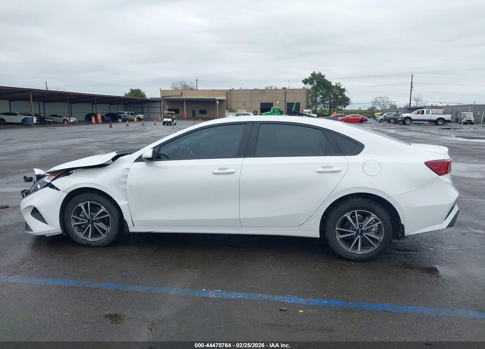 2023 KIA FORTE LXS VIN: 3KPF24AD1PE605188