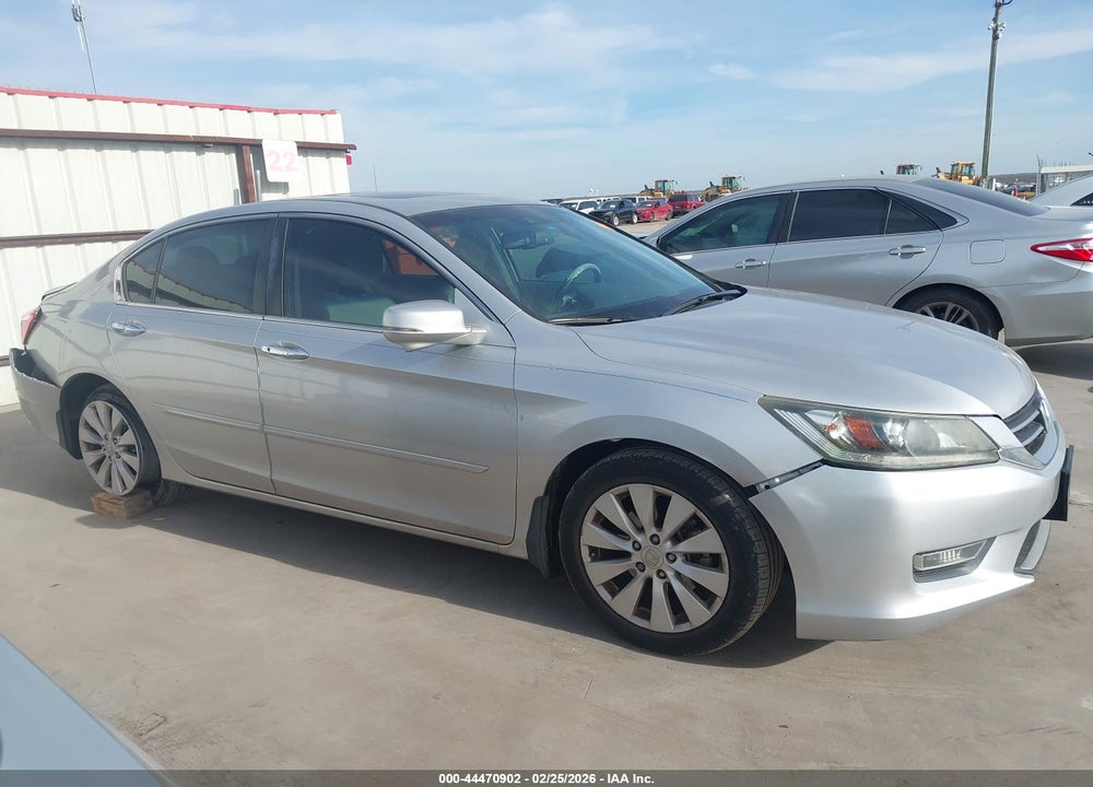 2013 HONDA ACCORD EX-L VIN: 1HGCR2F89DA136852