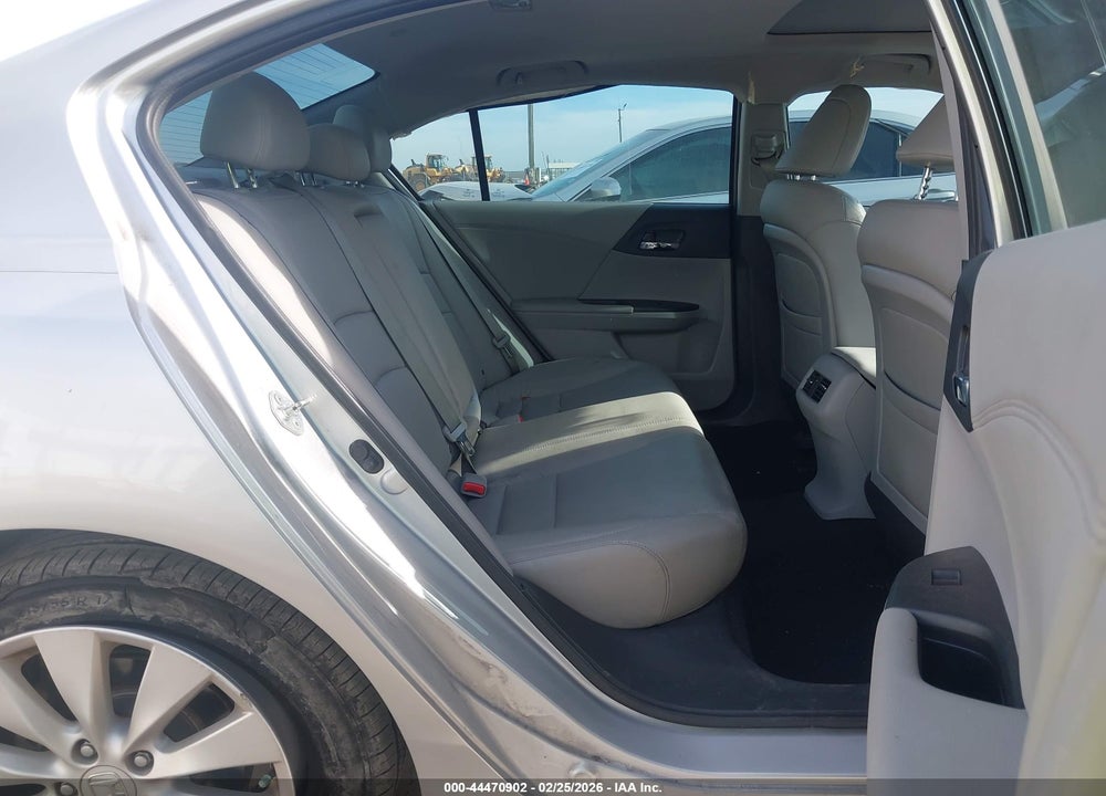 2013 HONDA ACCORD EX-L VIN: 1HGCR2F89DA136852