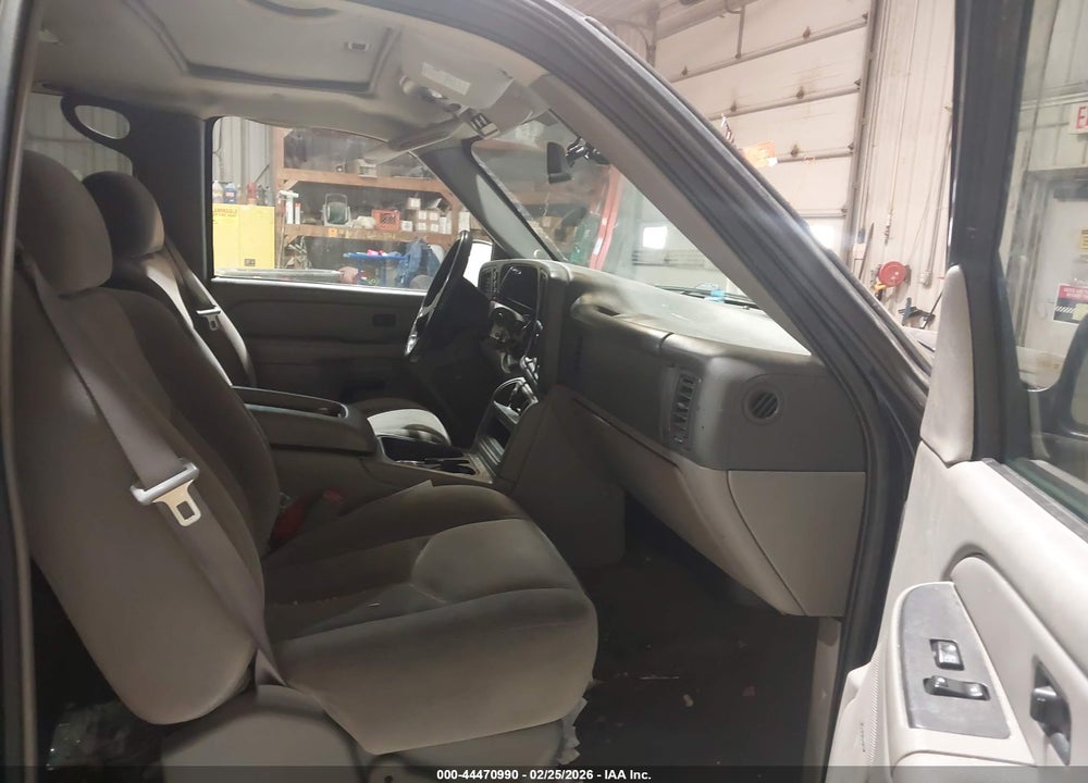 2004 GMC YUKON XL 1500 SLE VIN: 1GKFK16Z94J174556