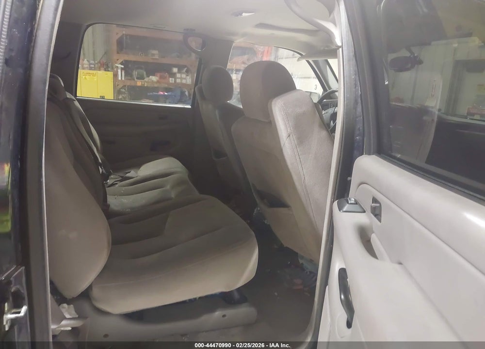 2004 GMC YUKON XL 1500 SLE VIN: 1GKFK16Z94J174556