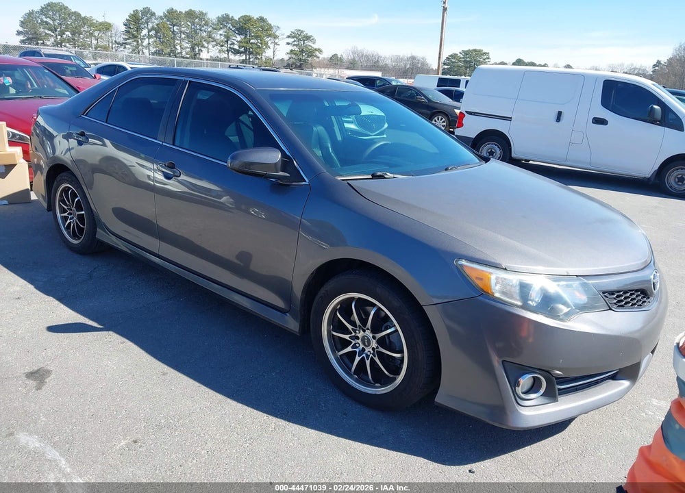 2014 TOYOTA CAMRY SE VIN: 4T1BF1FK5EU335577