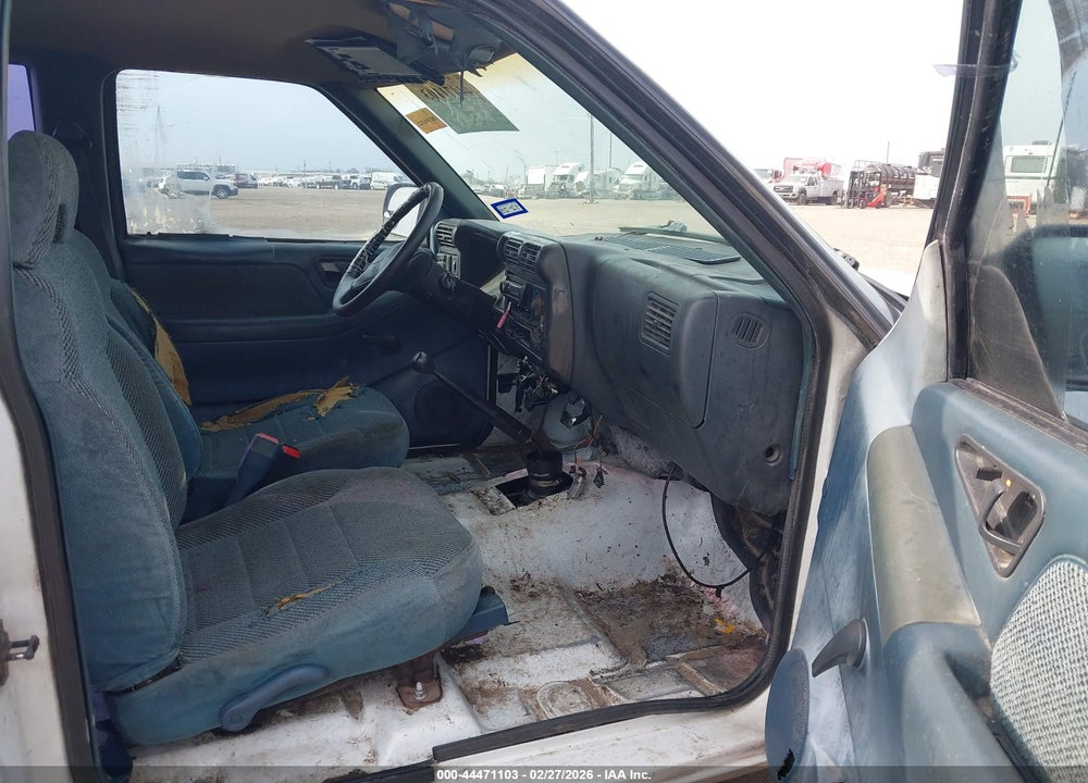 1994 CHEVROLET S TRUCK S10 VIN: 1GCCS19Z5R8195462