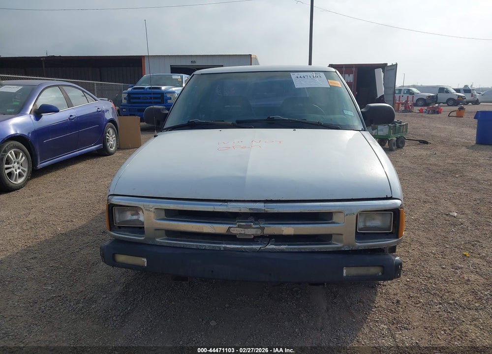 1994 CHEVROLET S TRUCK S10 VIN: 1GCCS19Z5R8195462